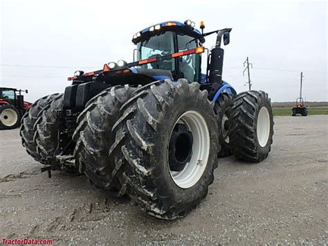 Full gps autosteer, front lift with 11000 lbs capacity. TractorData.com New Holland T9.560 tractor photos information