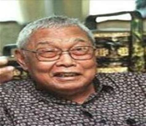 He was of minangkabau descent from rao, west sumatra. Cerita dari Lipis: Tun Ghazali Shafie