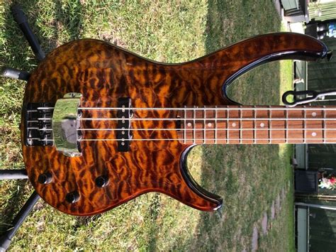 Peavey Millenium 4 Bxp 4 String Tiger Eye Quilted Maple Electric Bass