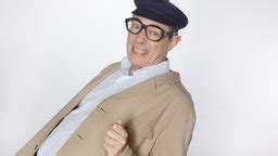 Und da kommt auch mein motto in spiel, wat auch der titel von mein neues programm is: Herbert Knebel - „Im Liegen geht's" - Presselounge - WDR