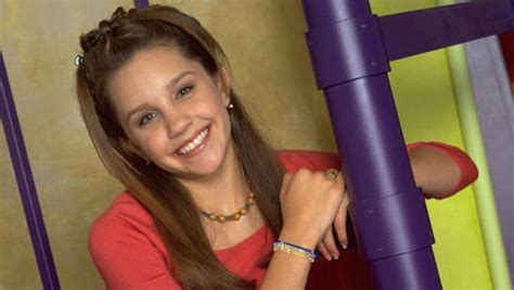 Amanda Bynes The Amanda Show Premiered 15 Years Ago Today Cbs News