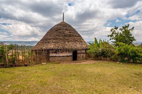 Homes In The Ethiopian Countryside Stock Photo Image Of Africa Tribe