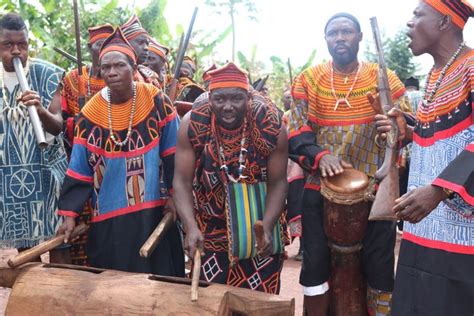 Tugh Or Toghu Is The Offiial Traditional Regalia Of Cameroon Mammypi
