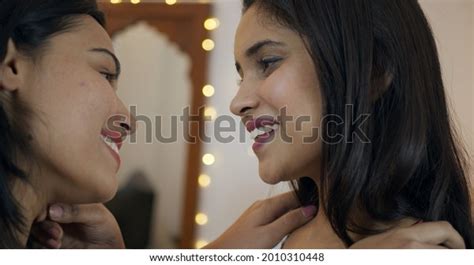 Indian Lesbian Couple About Kiss Each Stok Fotoğrafı 2010310448 Shutterstock