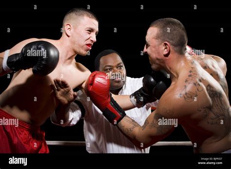Boxers Fighting Hi Res Stock Photography And Images Alamy