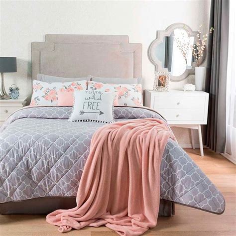 Shabby chic bedroom for women or teen girls with mesmerizing creme. Dorms and Teen girls bedroom ideas - Shabby-Chic Style ...