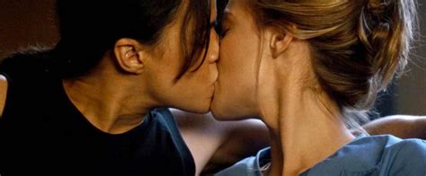 Caitlin Gerard And Michelle Rodriguez Lesbian Kiss From The