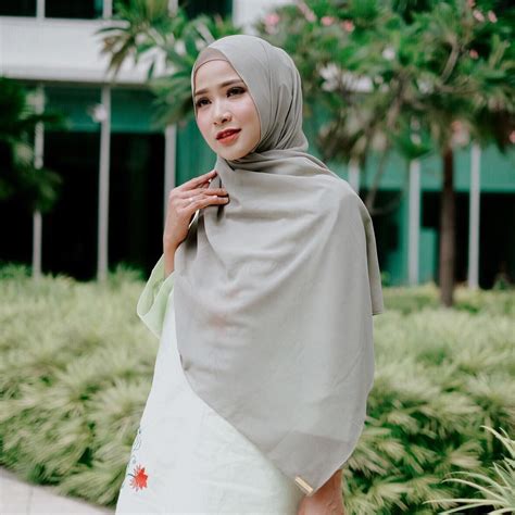 Tutorial Hijab Pashmina Simple Menutup Dada Newstempo