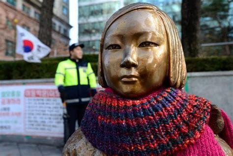 japan asks korea to remove sex slaves statues worldnews