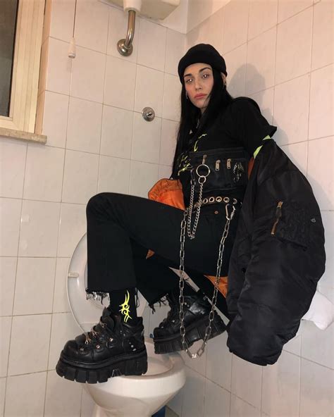 Classy aesthetic aesthetic fashion aesthetic clothes pretty outfits cool outfits fashion outfits beauty blender foundation princess aesthetic alternative outfits. 🚽🧻⛓ nessun filtro, è come piace a me, è come sono io ⛓🧻🚽 ...
