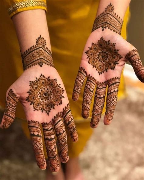 25 Royal Front Hand Mehndi Designs To Try This Season