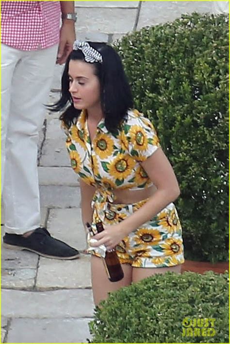 Katy Perry Labor Day House Party With Shannon Woodward Photo Ellen Page Katy Perry