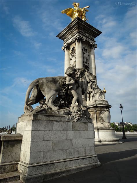 Lion a l'Enfant statue on the Pont Alexandre III NE corner - Page 87