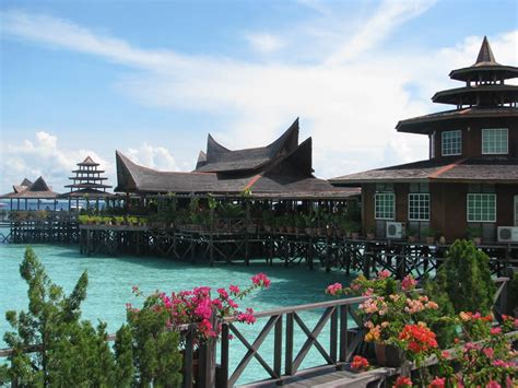 Mabul is the best muck diving destinations in the world. Mabul Water Bungalows | Borneo Packages