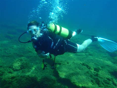 Diving In Lake Taupo New Zealand Travel Double Twins