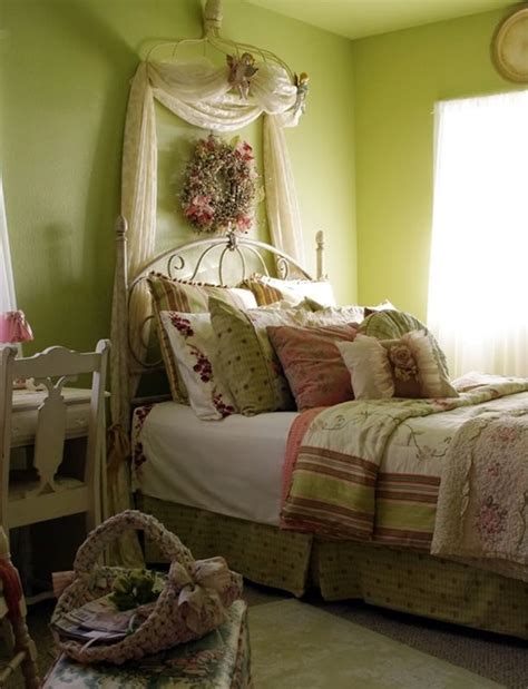 Place large bouquets on a dresser, and fill small little bud. 40 Comfy Cottage Style Bedroom Ideas