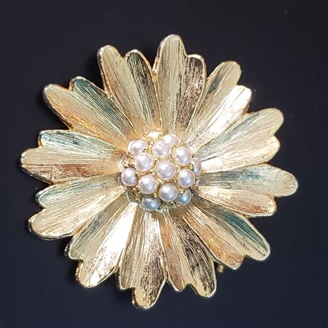 Vintage Gold And Pearl Flower Gerrys Brooch Aunt Gladys Attic