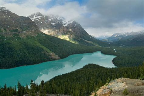 Canadian Rocky Mountains British Columbia And Alberta