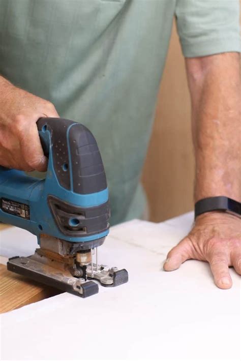 4 Easy Ways for How to Cut Cement Backer Board | SawsHub