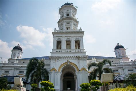 1 asırlık geçmişe sahip olan sultan abubakar cami, singapur'daki. Sultan Abu Bakar State Mosque 2020, #4 top things to do in ...