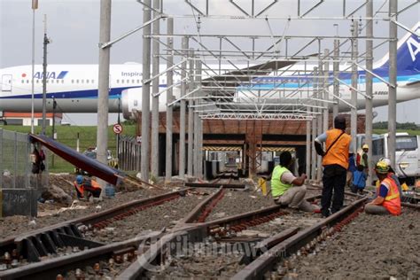 Proyek Pembangunan Rel Kereta Api Bandara Soekarno Hatta Foto Tribunnews Com