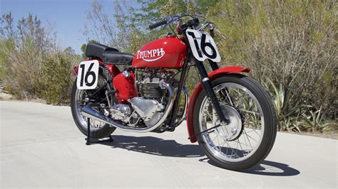 Australian motorcycle grand prix, melbourne. My Dad's latest restoration is a 1947 Triumph Grand Prix ...