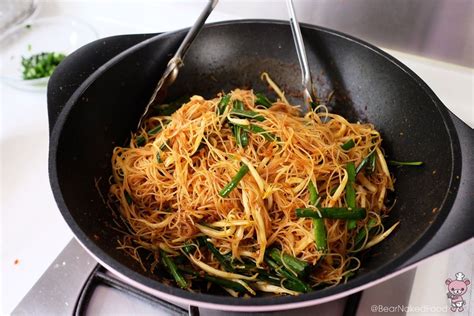 Mee siam or siamese noodles is basically spicy fried rice vermicelli with various toppings such as shrimp, chicken, fried firm tofu, and shredded omelet. Fried Mee Siam | Recipe | Food, Asian recipes, Fries