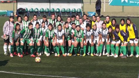 Mauricio pellegrino dio a conocer la n�mina de jugadores disponibles para el encuentro ante camioneros de este mi�rcoles, por los 32vos de final de la copa argentina que se disputar�n en sarand�. FútbolFemenino: Ferro Vs Camioneros - YouTube