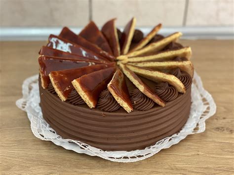Dobos torta eredeti recept Cukorfalat Cukrászda és Kávéház