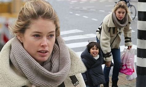 Doutzen Kroes Shows Off Her Natural Beauty As She Goes Make Up Free For