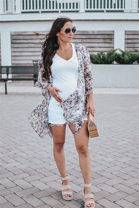 Maternity Outfit Ideas That Are Chic Comfy Fit Mommy In Heels