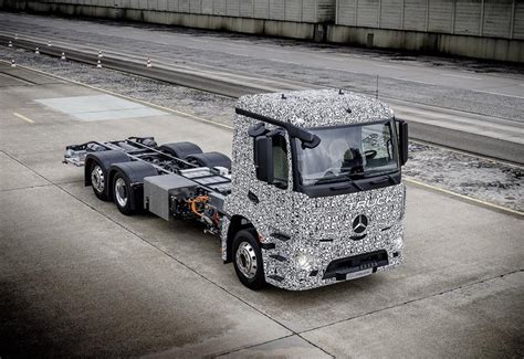 Daimler Unveils First Fully Electric Heavy Truck Pmv Middle East