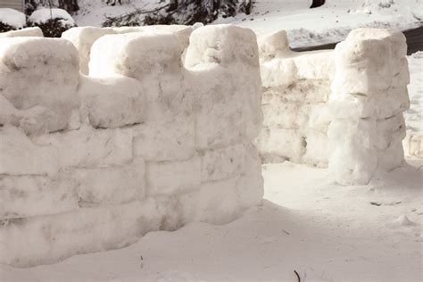 How To Make An Indestructible Snow Fort — With Pykrete Wired