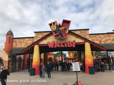 Walibi village is set in biddinghuizen and provides accommodation with a bar and free wifi, 200 metres from walibi holland. Entrance at Walibi Belgium | Theme Park Archive