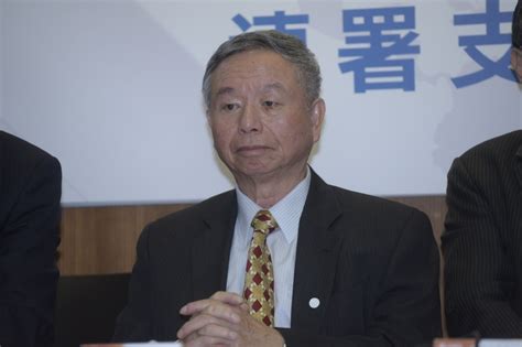 Manage your video collection and share your thoughts. 【批美防疫不力】楊志良籲阿札爾請辭 沈榮欽反批楊自大無知 -- 上報 / 焦點