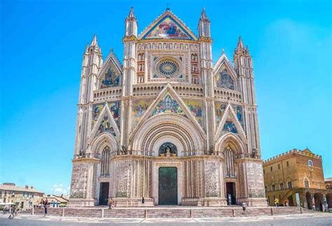 The 20 Most Beautiful Churches In Italy