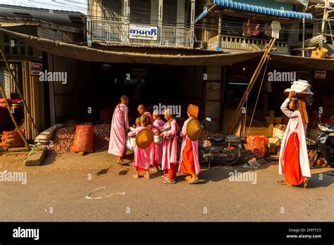 Myanmar Activities Hi Res Stock Photography And Images Alamy