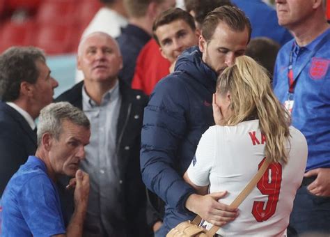 Harry Kane Consoles His Crying Wife Kate After England Lose To Italy At