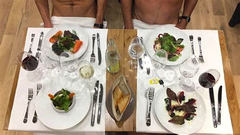 O Naturel In Paris Frankreichs Erstes Nudisten Restaurant Der Spiegel