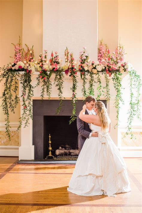 The fireplace mantel offers us the perfect opportunity to personalize our decors. 21 Wedding Fireplace Decor Ideas to Transform Any Mantel ...