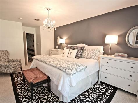 These spaces might be small but they are practical, too. More Loving Bedroom Decorating Ideas For A Single Woman ...
