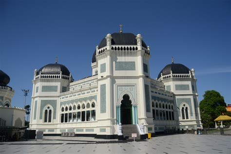 Mengintip Sejarah Peradaban Masjid Di Medan Ichwans