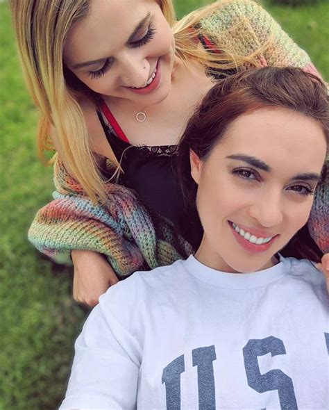Pin By Myra On Rose And Rosie Rose And Rosie Cute Lesbian Couples Rose Ellen Dix