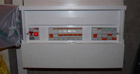 How much does it cost to upgrade a circuit breaker panel? New Fusebox Replacement Costs for 2020