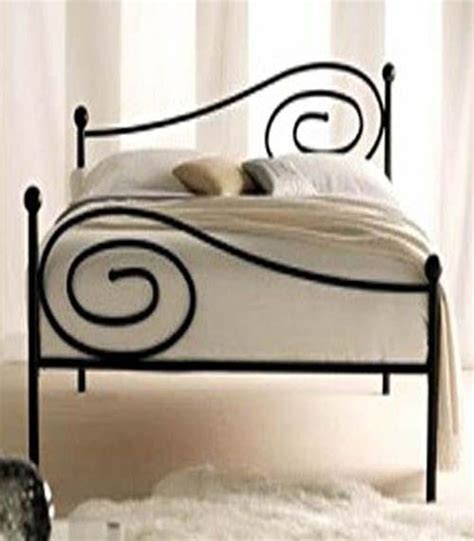 20 Unusual Metal Bed Designs That Will Fit In Any Interior Style