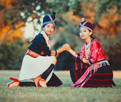 Hmong traditional costume | Asian fashion, Costumes, Fashion