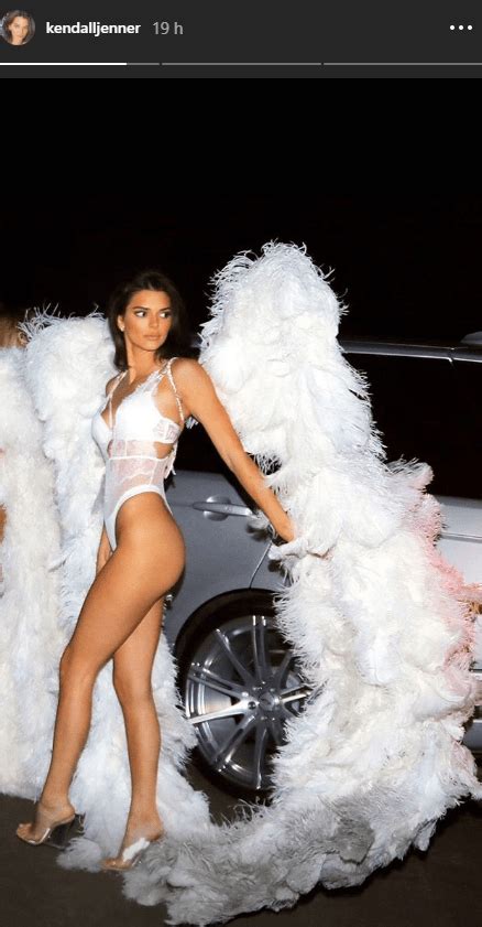 Kim Kardashian Y Sus Hermanas Utilizaron Sexys Trajes De Victorias