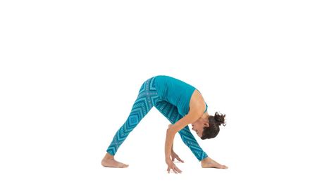 Intense Side Stretch Pose Parsvottanasana Yoga Journal Yoga Poses