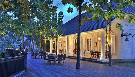 Candi umbul merupakan sebuah pemandian air hangat dan situspeninggalan sejarah. Hotel Dekat Candi Borobudur Harga Murah - tiket.com