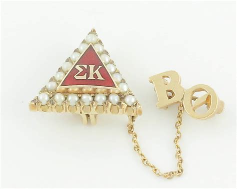 1954 Sigma Kappa Sorority Triangle Badge 10k Yellow Gold Cultured
